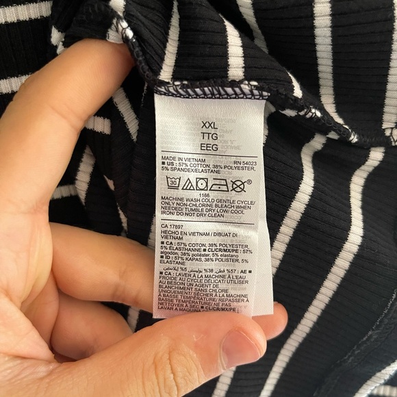 Old Navy striped Turtle Neck size xxl nwot - Picture 4 of 4